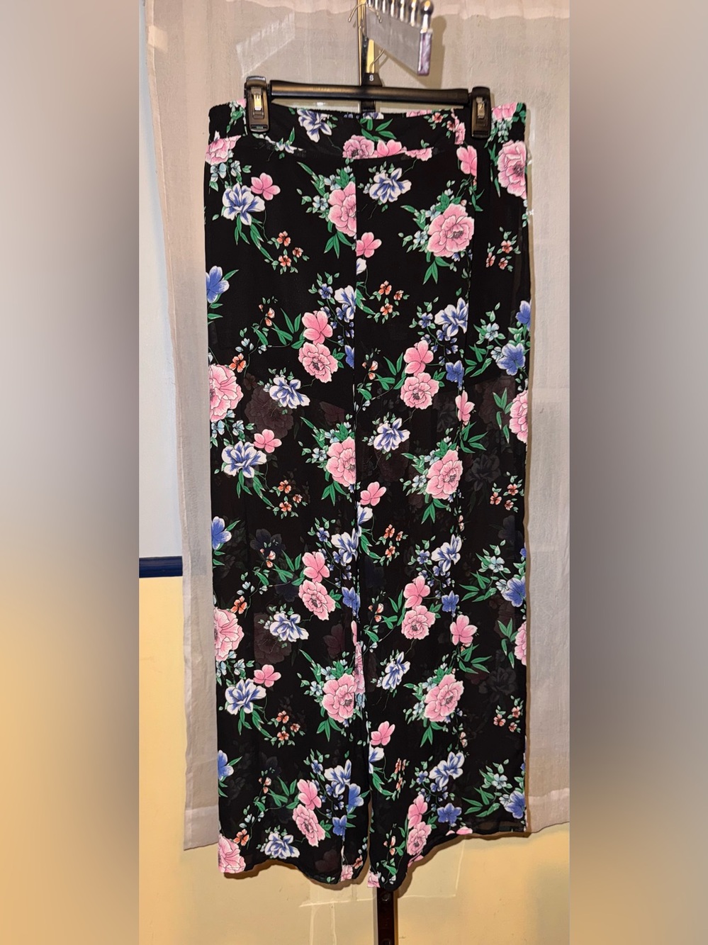 Torrid size 00 floral black pants